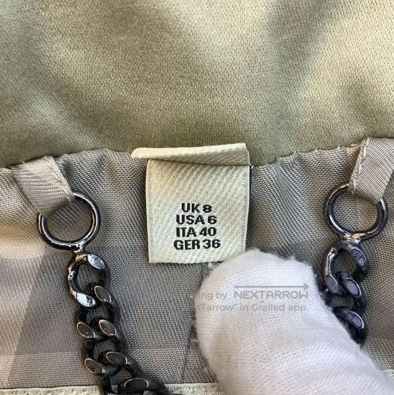 Burberry Burberry Women's Mid-Length Trench Coat in Khaki. Size S / US 4 / IT 40 - 6 Thumbnail