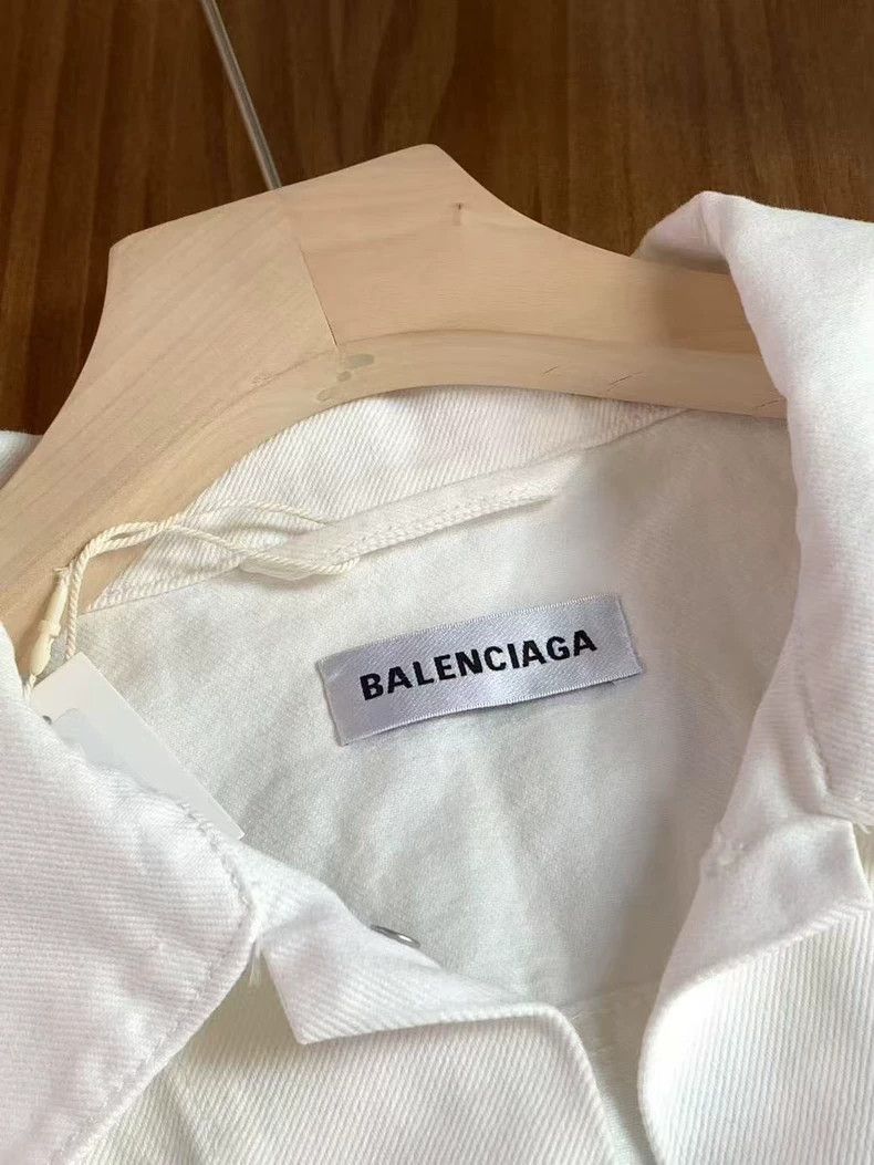 Balenciaga Balenciaga size 36 Back logo denim jacket 2502-Nextarrow Size US S / EU 44-46 / 1 - 4 Thumbnail