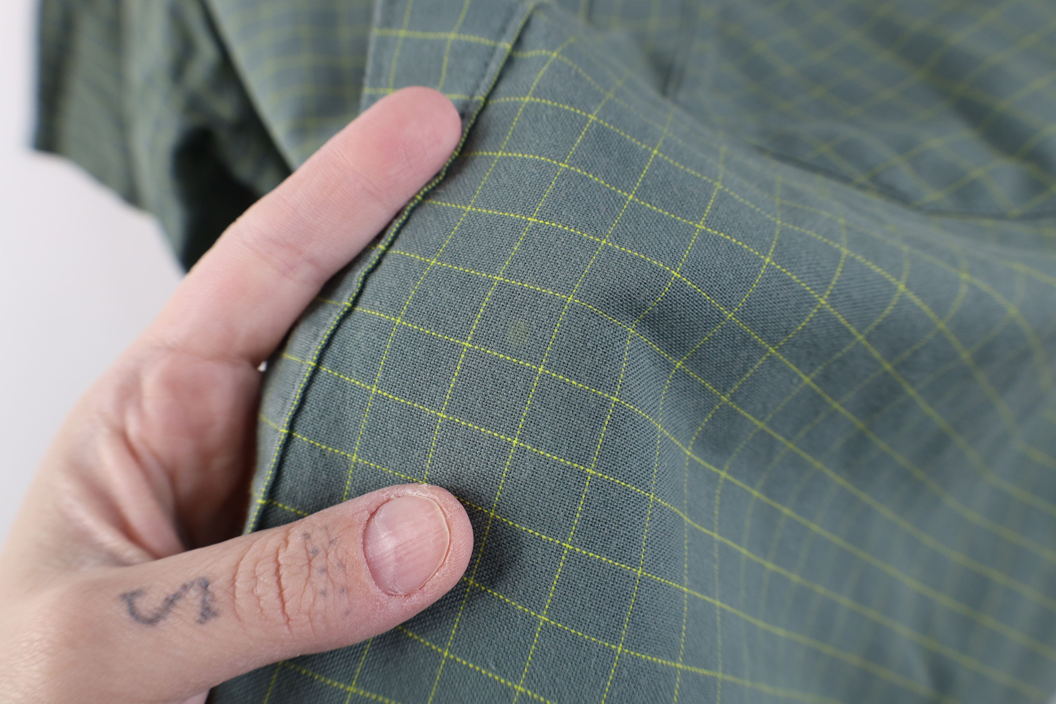 Mountain Hardwear Mountain Hardwear Short Sleeve Flannel Button Shirt Plaid Size US M / EU 48-50 / 2 - 4 Thumbnail