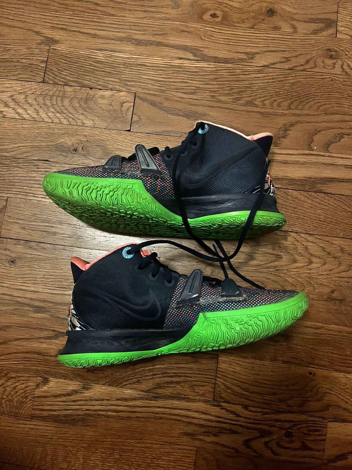 Nike Basketball shoes Size US 8.5 / EU 41-42 - 7 Thumbnail