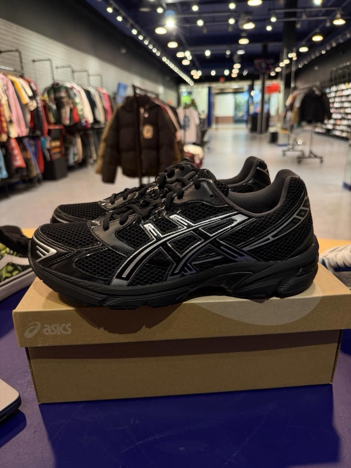 Asics ASICS Gel-1130 Black Pure Silver Men (10) 1201A906-001 NEW Size US 10 / EU 43 - 1 Thumbnail