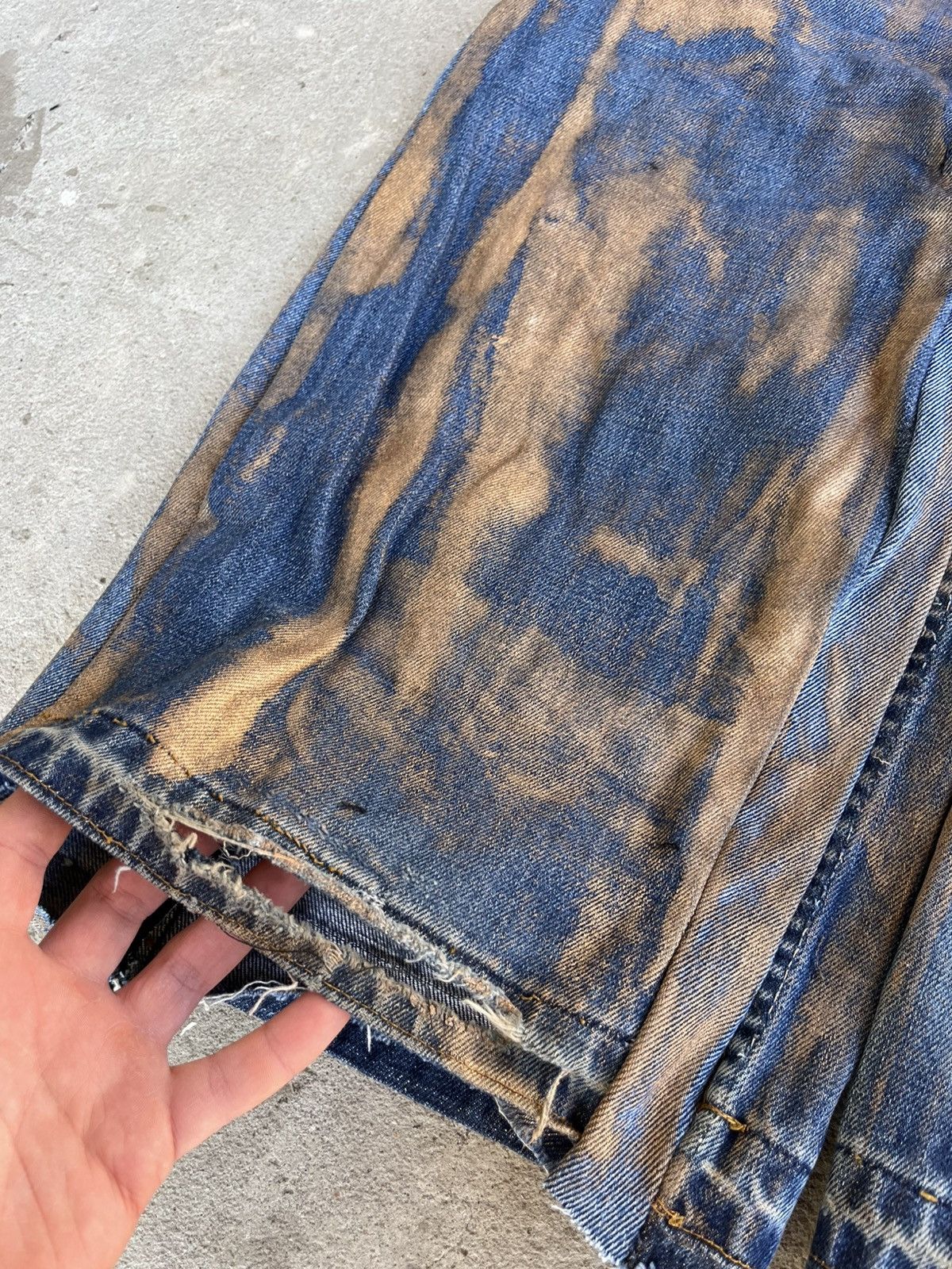 20471120 × If Six Was Nine × Le Grande Bleu (L.G.B.) Dirty Painted Distressed Thrashed Faded Baggy Jeans Y2K Size US 33 - 15 Thumbnail