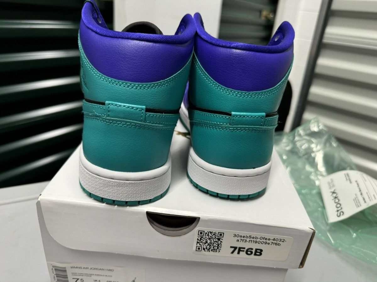 Jordan Brand Size 7.5 - Air Jordan 1 Mid Black Grape W BRAND NEW WITH BOX Size US 7.5 / IT 37.5 - 3 Thumbnail