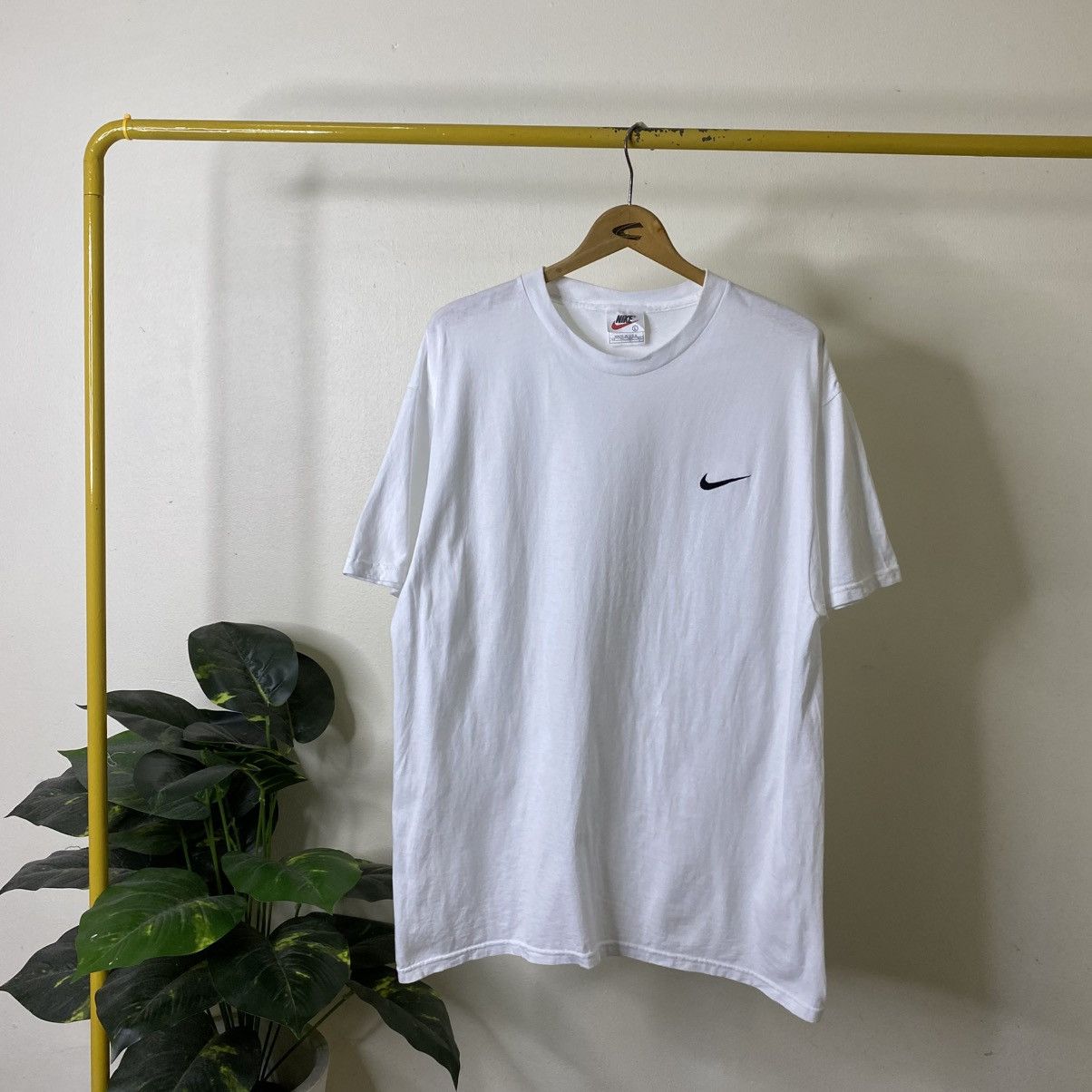Nike 1990s Nike Essential Embroidery Small Swoosh T Shirt Size US XL / EU 56 / 4 - 1 Thumbnail