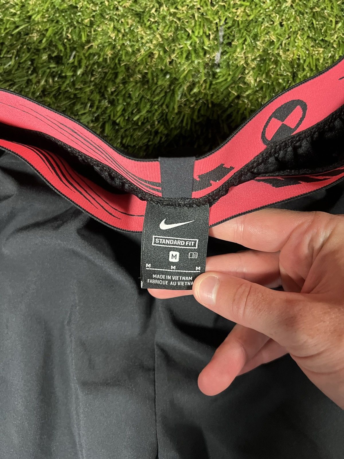 Nike Vintage Baggy Cropped Nike Athletic Track Joggers Pants Size US 30 / EU 46 - 5 Thumbnail