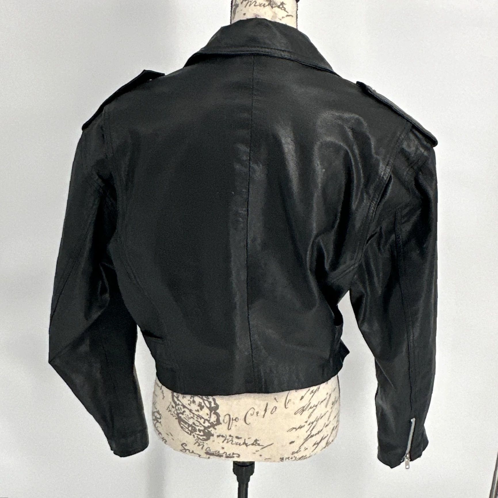 Vintage VINTAGE Wilsons Leather Jacket Womens Large Black Cropped Moto Belted Zip Biker Punk Jacket Size L / US 10 / IT 46 - 6 Thumbnail