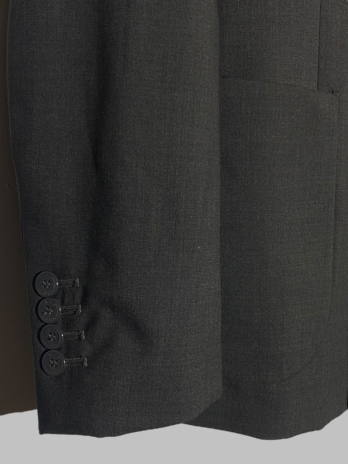 Louis Vuitton Louis Vuitton Equipe Double Breasted Grey Blazer Men’s Size 44R - 13 Thumbnail