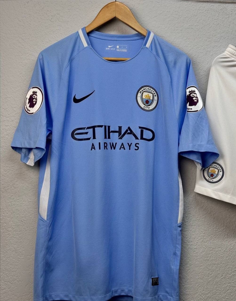 Other Nike Manchester City Sterling 2017 Vintage Suits Blockcore Size US L / EU 52-54 / 3 - 2 Thumbnail