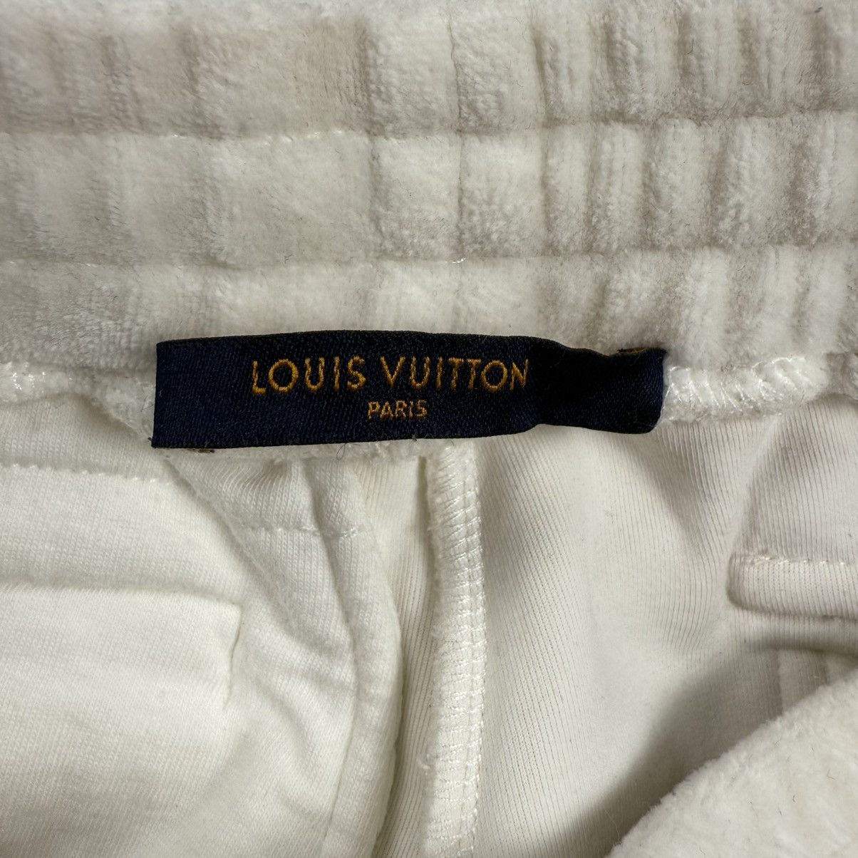 Louis Vuitton Louis Vuitton Monogram Flocked Logo ‘White’ Sweatpants Size US 32 / EU 48 - 9 Thumbnail