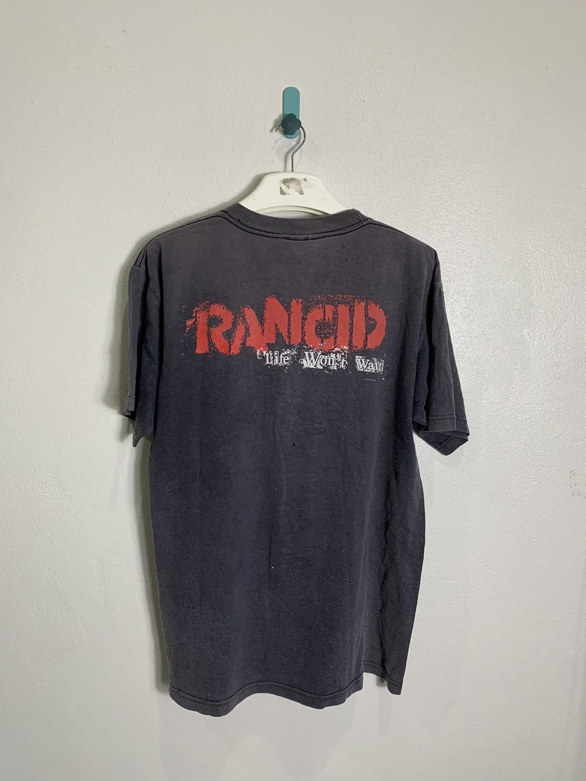 Vintage Vintage 1997 Rancid Punk band Tshirt Size US M / EU 48-50 / 2 - 6 Thumbnail