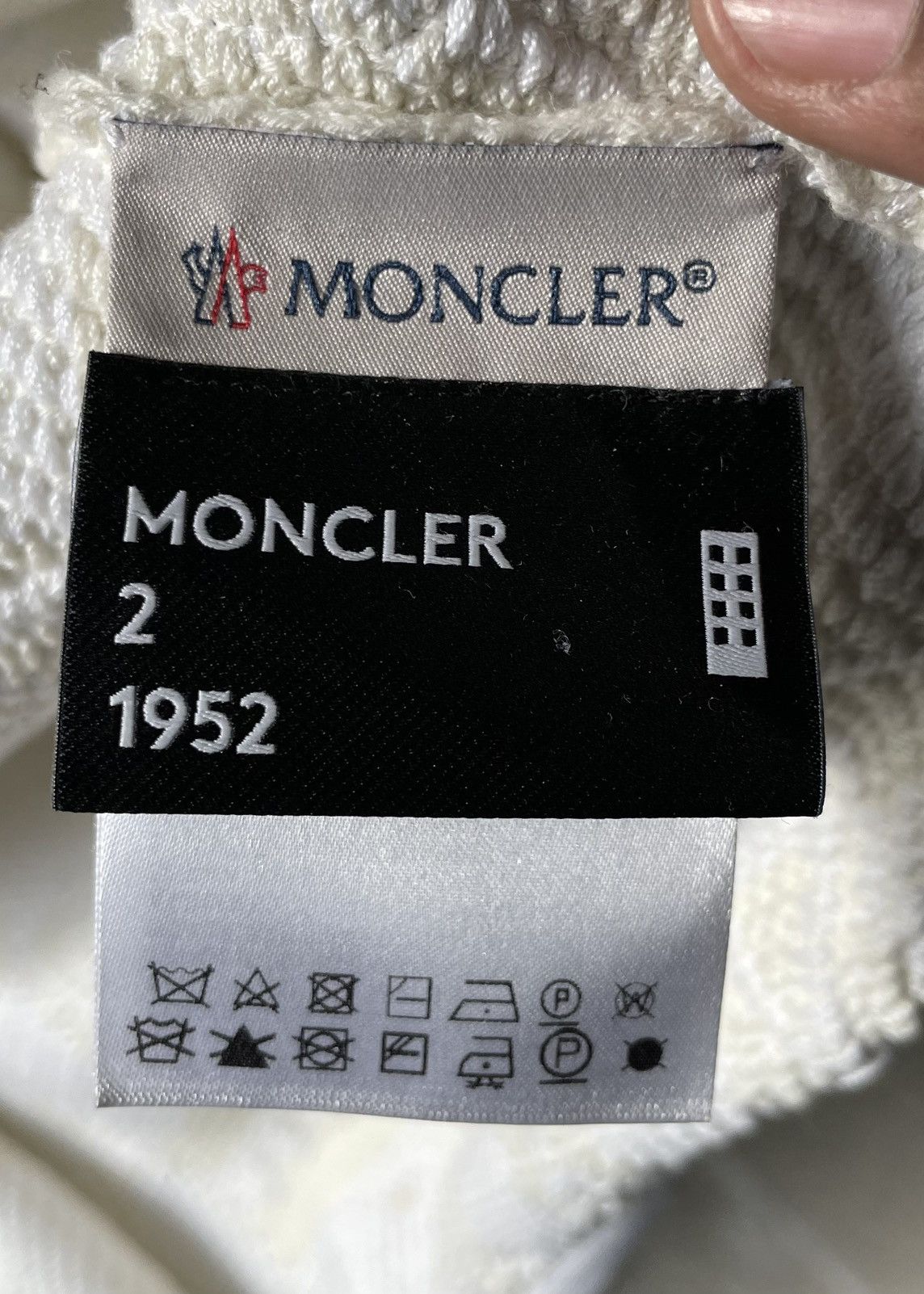 Moncler MONCLER MAGLIONE TRICOT CARDIGAN Size US L / EU 52-54 / 3 - 5 Thumbnail