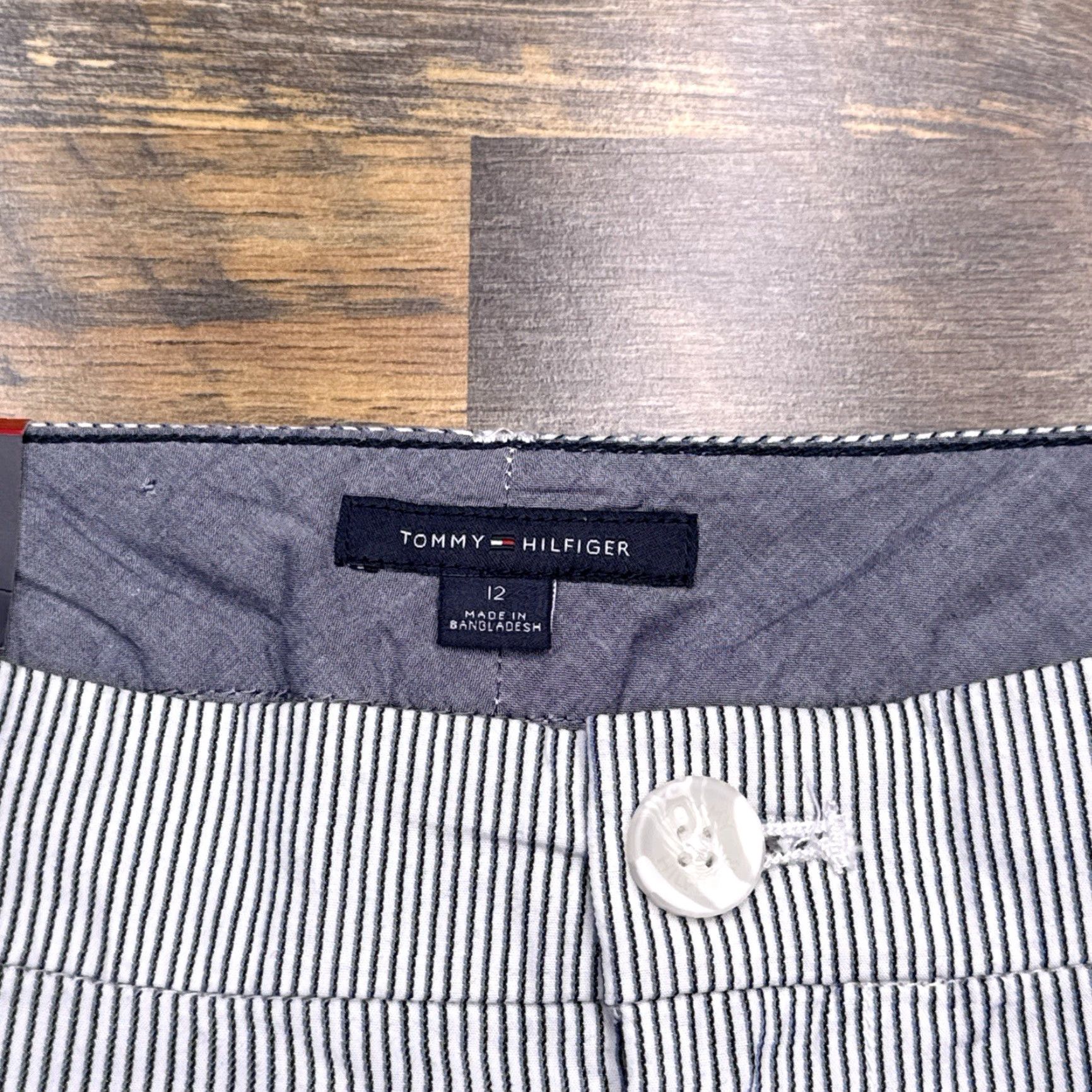 Tommy Hilfiger VINTAGE: OFF? (Note: Original title provided does not indicate vintage.) Size 34" / US 12 / IT 48 - 6 Thumbnail