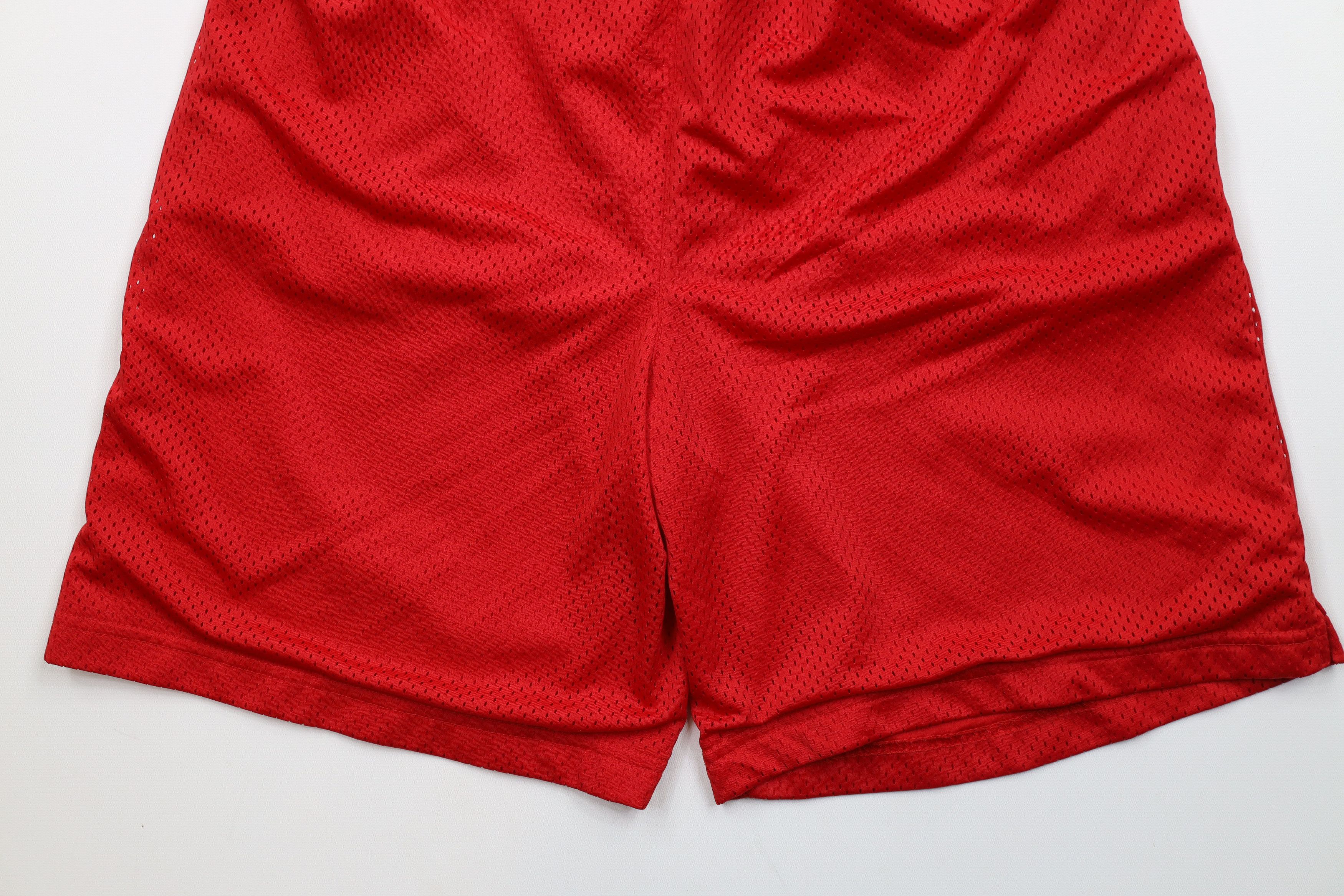 Vintage Vintage 90s University of Wisconsin Above Knee Mesh Shorts Size US 32 / EU 48 - 11 Thumbnail