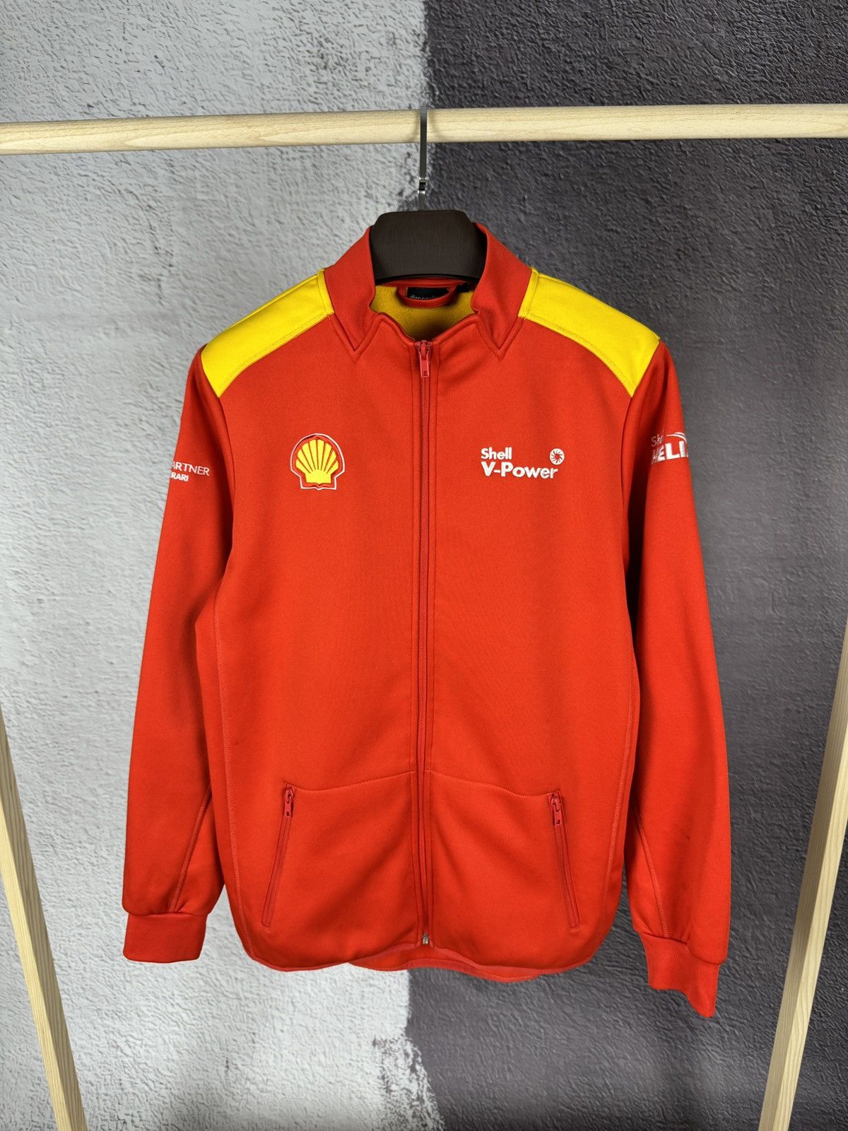 Ferrari Vintage Scuderia Ferrari Formula 1 Racing Shell zip jacket Size US M / EU 48-50 / 2 - 1 Thumbnail