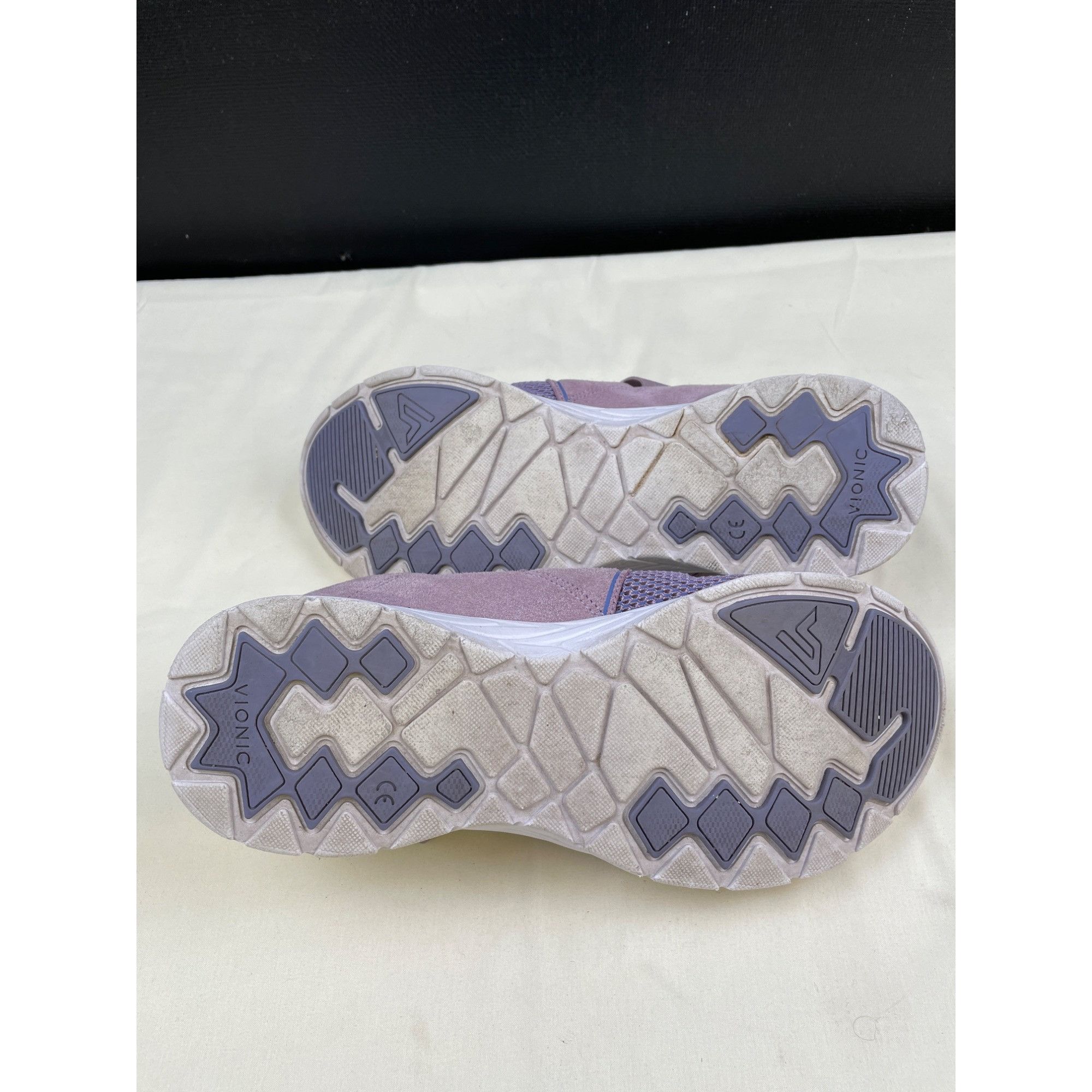 Vionic Vionic Women's Suede/Mesh Purple Shoes/Sneakers SIze 11 SKU Size US 11 / IT 41 - 7 Thumbnail