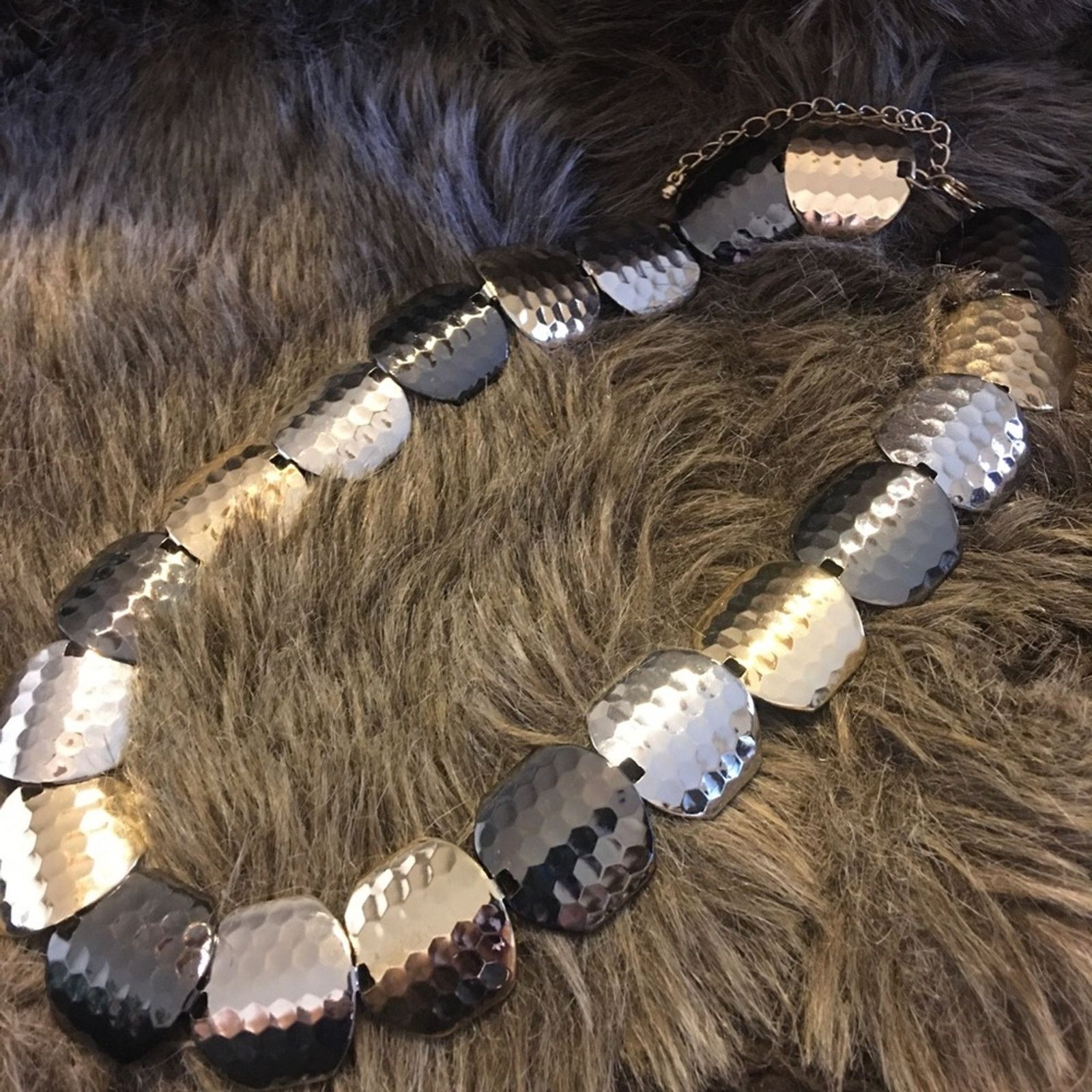 Jewelry Tri-tone silver gold chrome hammered disc necklace Size ONE SIZE - 6 Thumbnail