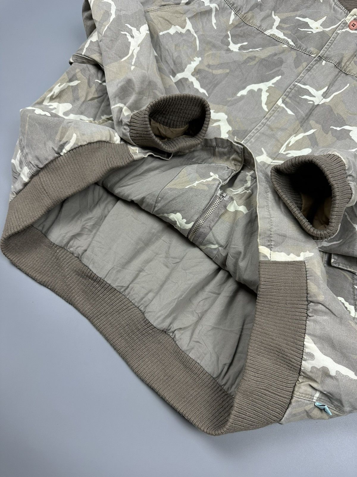 Freshjive Sick Vintage Freshjive Camoflage Bomber Jacket Size US XL / EU 56 / 4 - 8 Thumbnail