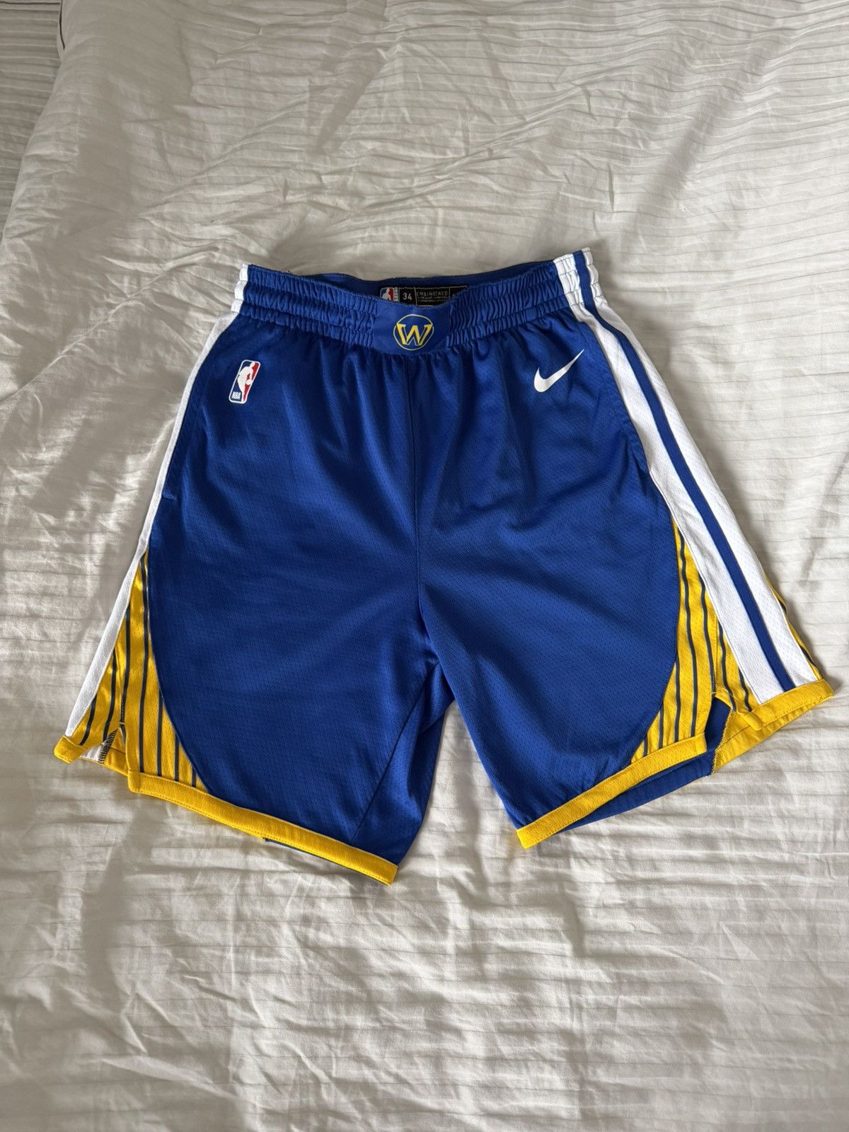 Nike Golden State Warriors Shorts Size US 34 / EU 50 - 1 Thumbnail
