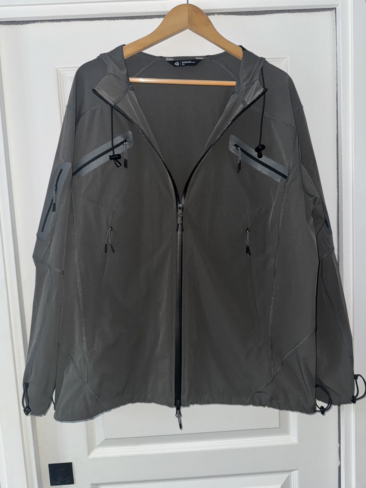 Other Jeongli Grey hardshell Jacket – Size L Size US L / EU 52-54 / 3 - 1 Thumbnail