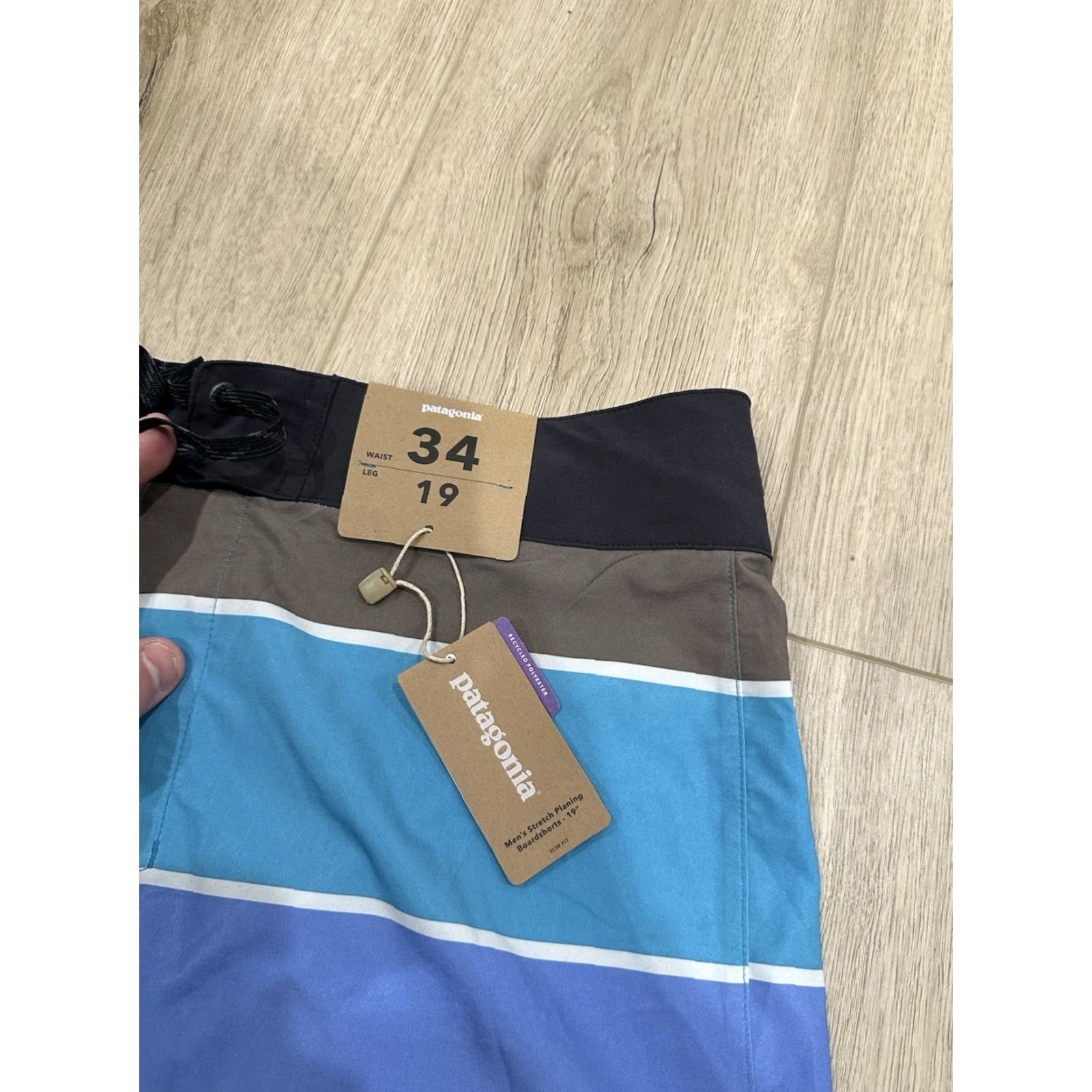 Patagonia NWT Patagonia Swim Shorts Giant Stripe Blue 34 Men’s Stretch Quick Dry Water-Repellent Self-draining Pocket With Key Loop 91% Polyester 9% Spandex Size US 34 / EU 50 - 4 Thumbnail
