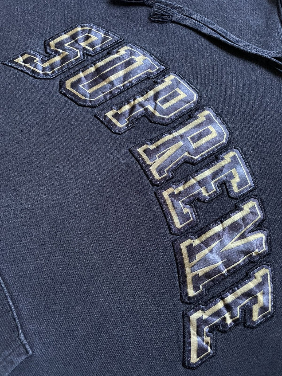 Supreme Supreme Big Gold Logo World Famous Hoodie Black Made Canada Size US L / EU 52-54 / 3 - 4 Thumbnail