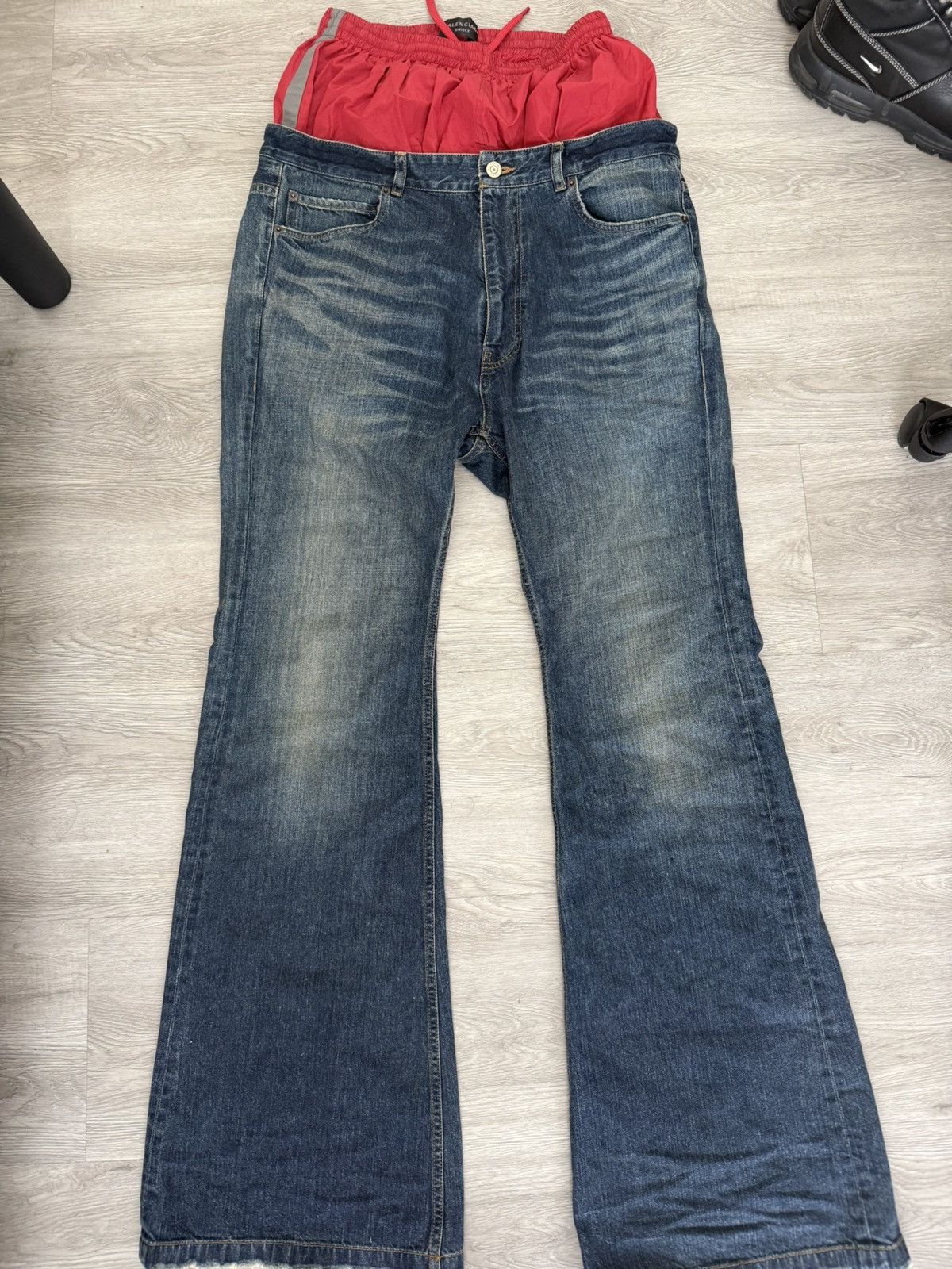 Balenciaga Balenciaga double waist flared jeans Size US 33 - 1 Thumbnail