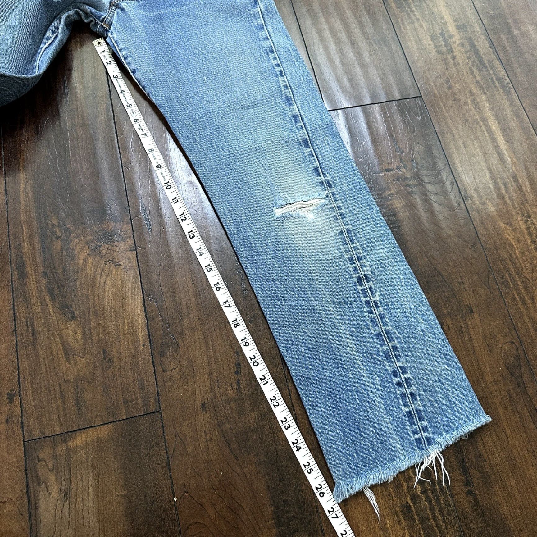 Levi's VINTAGE Levi's 501 XX Jeans 27x36 Blue Distressed 80s USA Mens Size US 27 - 6 Thumbnail