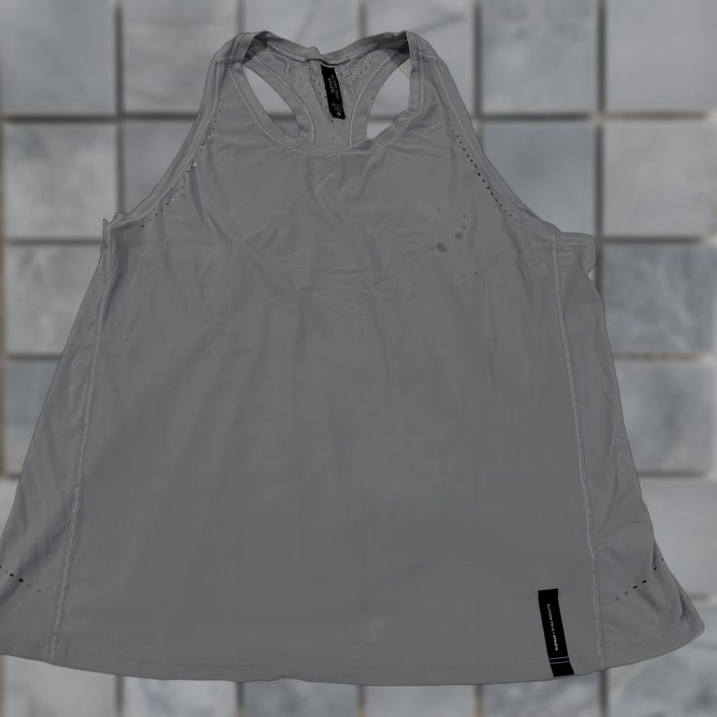Athleta Allyson Felix Athleta Tank Womens Plus 1X Gray Sleeveless Scoop Neck Breathable Stretch Lightweight Casual Athleisure Stains Size XL / US 12-14 / IT 48-50 - 1 Thumbnail