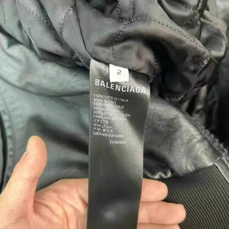 Balenciaga Balenciaga Adidas Collaboration Embossed Padded Shoulder B Size US M / EU 48-50 / 2 - 4 Thumbnail