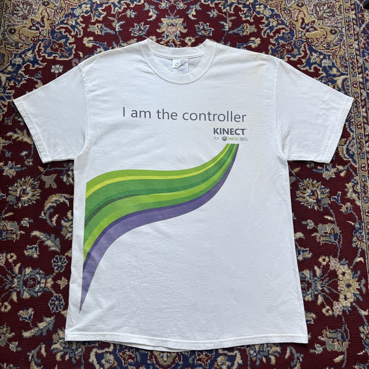 2000s KINECT XBOX 360 video game promo tee Y2K microsoft