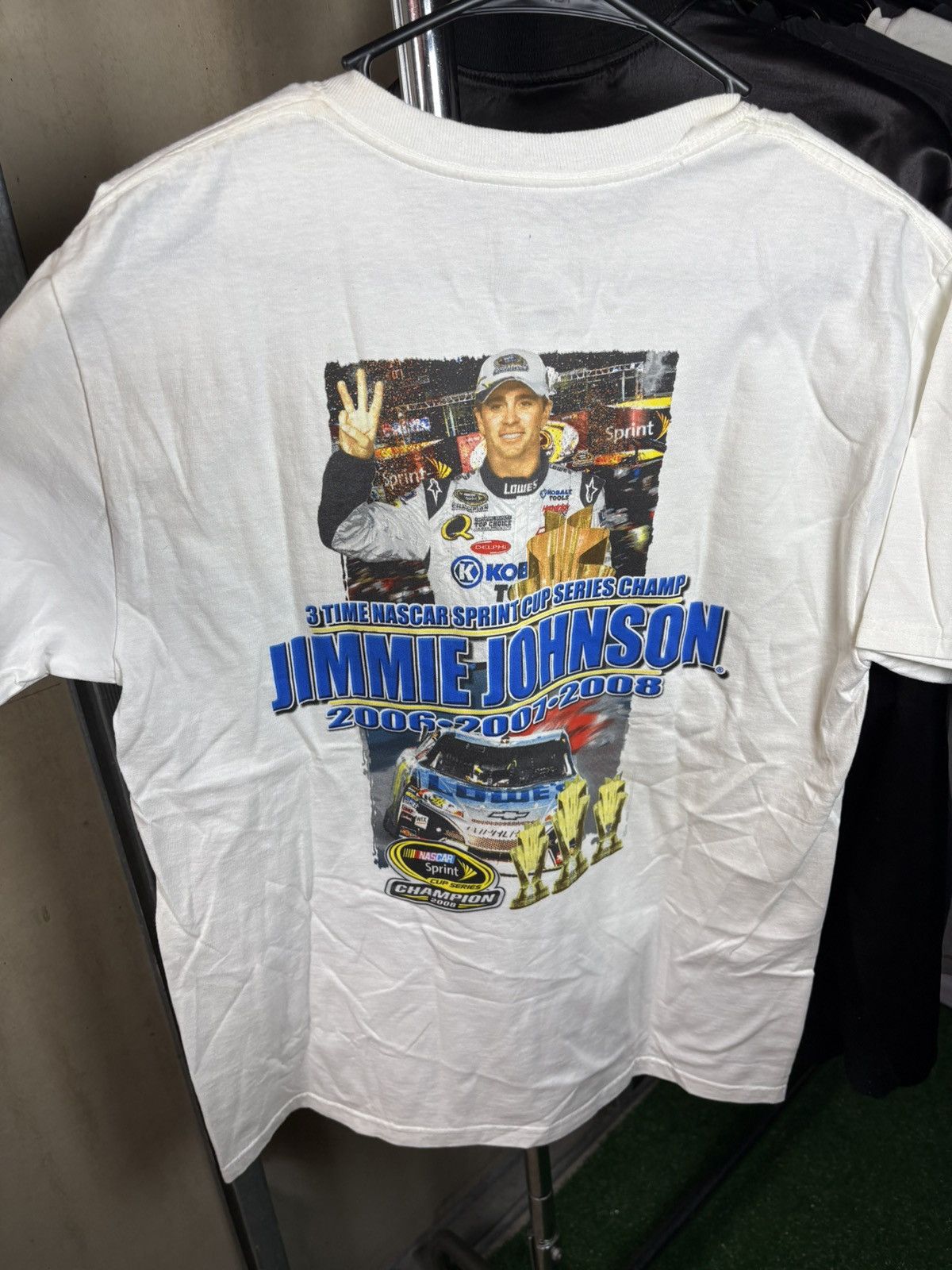 Chase Authentics × NASCAR × Vintage 2008 NASCAR Jimmie Johnson 3 Peat T-Shirt Size US M / EU 48-50 / 2 - 2 Thumbnail