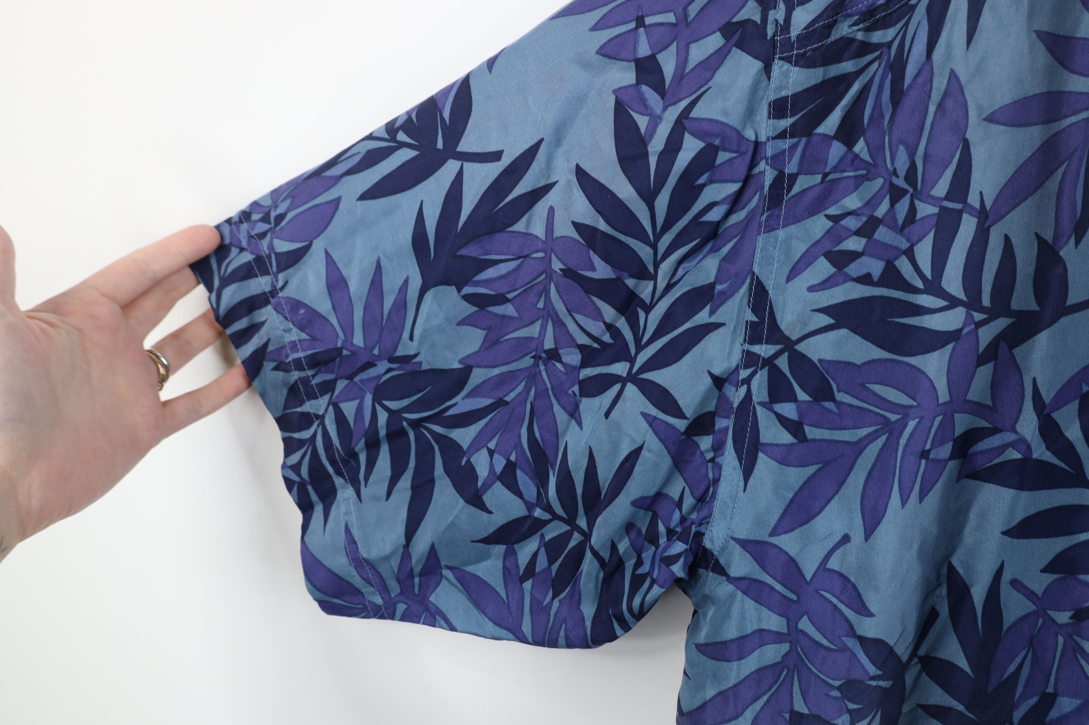 Vintage Vintage 90s Streetwear Leaf Hawaiian Collared Button Shirt Size US XL / EU 56 / 4 - 5 Thumbnail