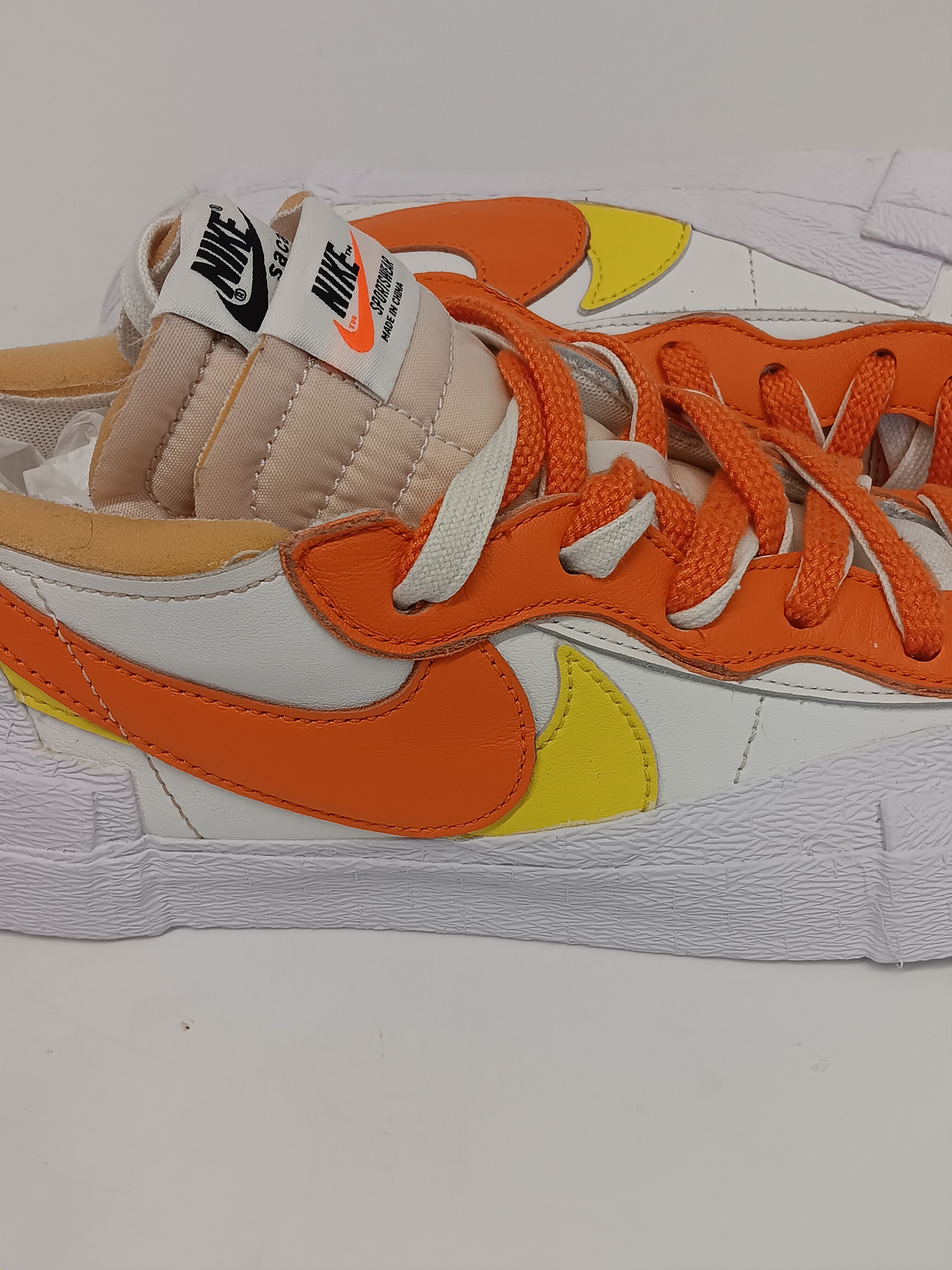 Nike NIKE x Sacai Blazer White Magma Orange Low Top Sneakers- US9 Size US 9 / EU 42 - 8 Thumbnail