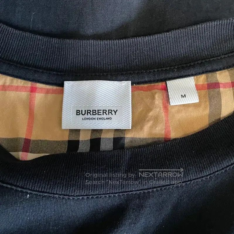 Burberry Burberry Black Women's T-Shirt with Check Sleeves. Size M / US 6-8 / IT 42-44 - 3 Thumbnail