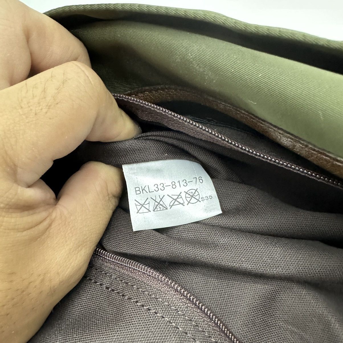 Burberry ‼️YES‼️ AUTHENTIC BURBERRY BLACK LABEL MESSENGER SHOULDER BAG Size ONE SIZE - 14 Thumbnail