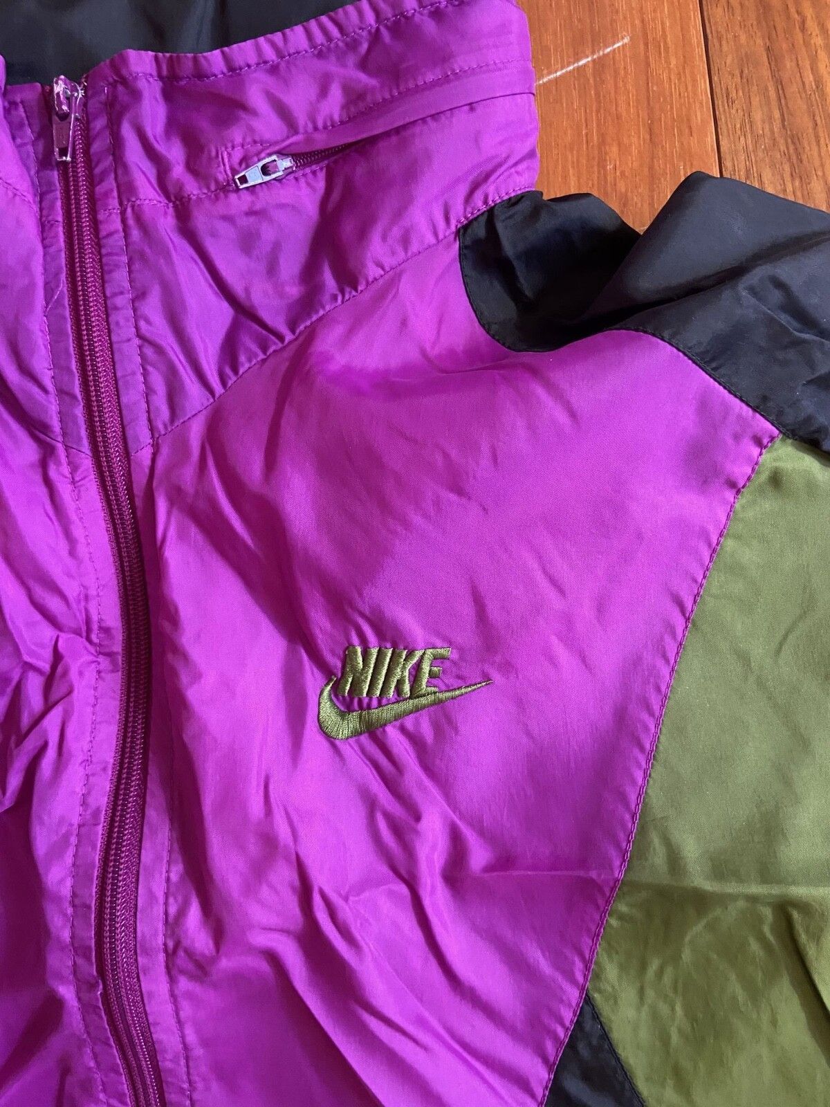 Nike Vintage Nike Jacket Windbreaker Green Purple Large Size US L / EU 52-54 / 3 - 4 Thumbnail