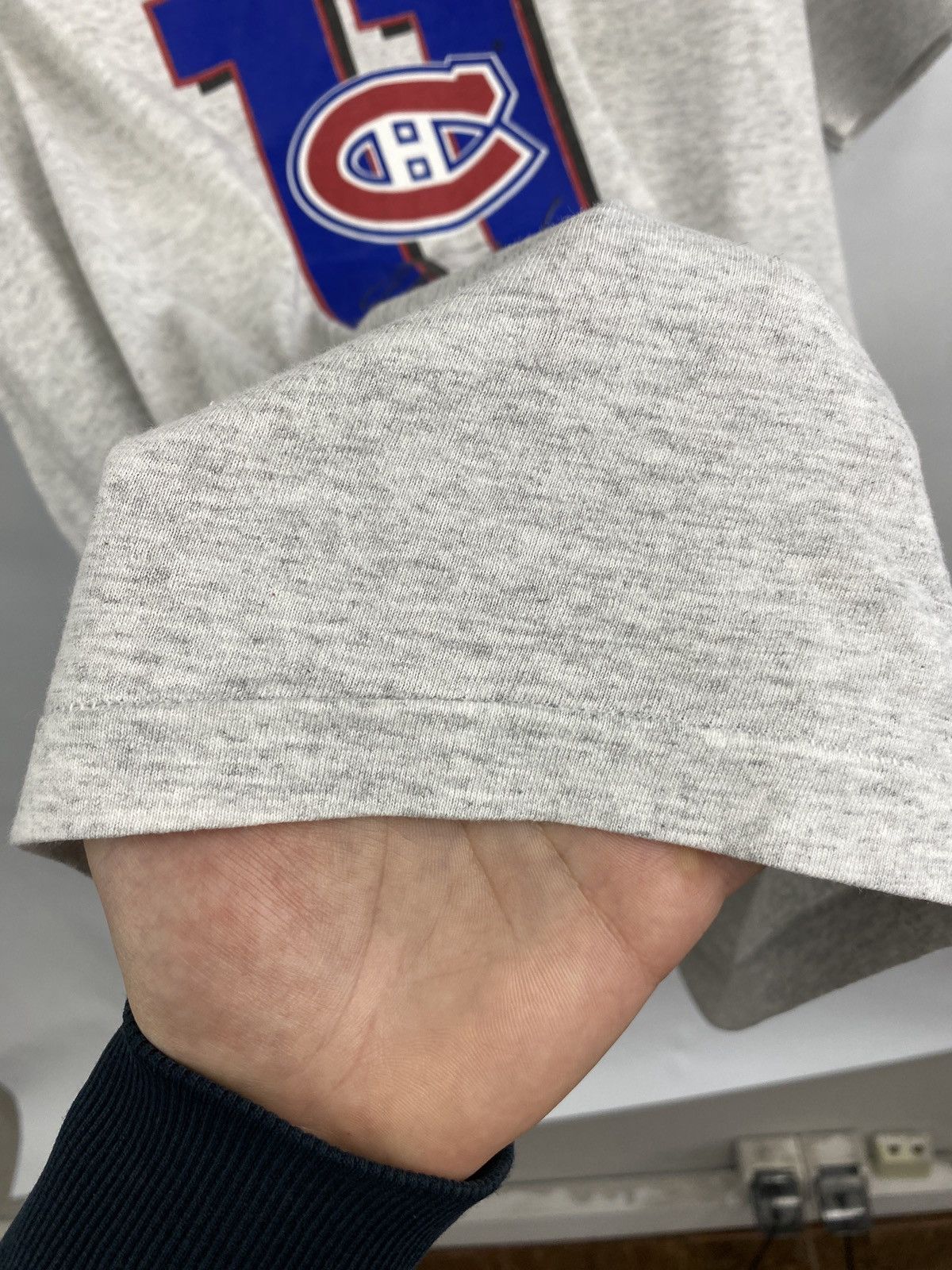 NHL 🇨🇦 Vintage 90s Saku Koivu Montreal Canadiens NHL T-Shirt Rare Size US XL / EU 56 / 4 - 8 Thumbnail