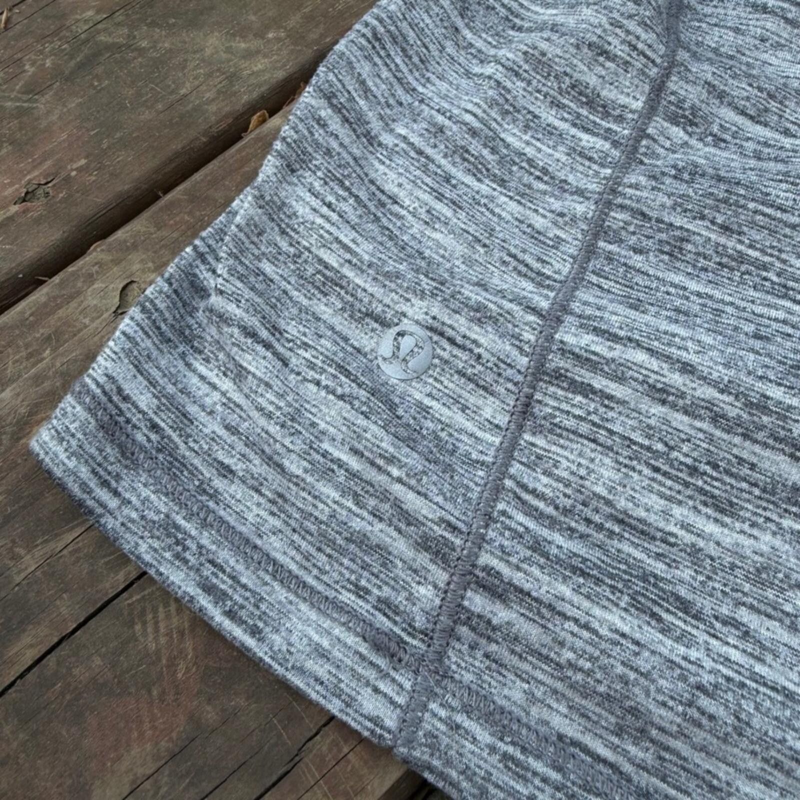 Lululemon Lululemon Grey Space Dye Long Sleeve Running Workout Top Size S / US 4 / IT 40 - 4 Thumbnail