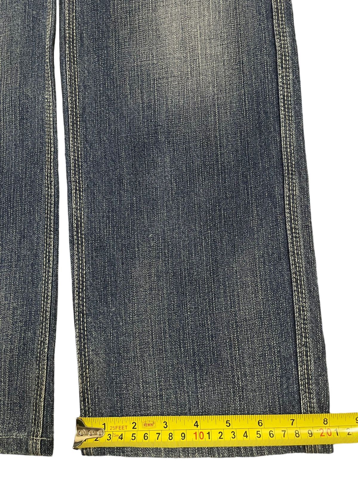 Uniqlo Vintage Japanese Uniqlo Blue Wash Style Loose Jeans Size US 31 - 15 Thumbnail