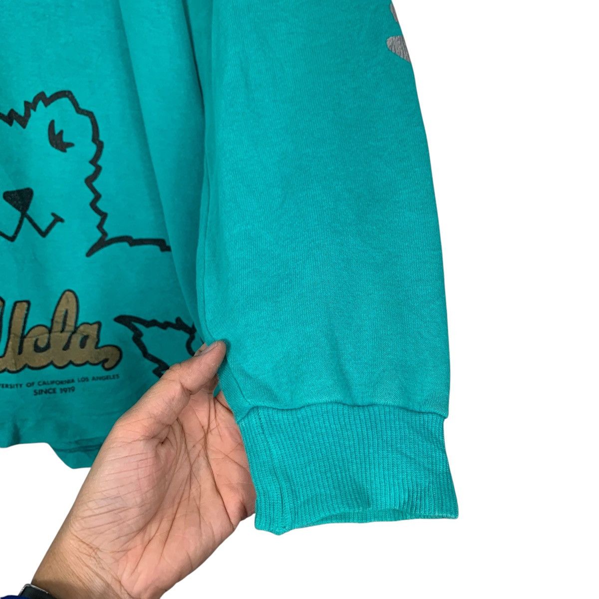 Vintage UCLA Running Bear Graphic Pullover Crewneck Sweater 2243-C99 Size XL / US 12-14 / IT 48-50 - 7 Thumbnail