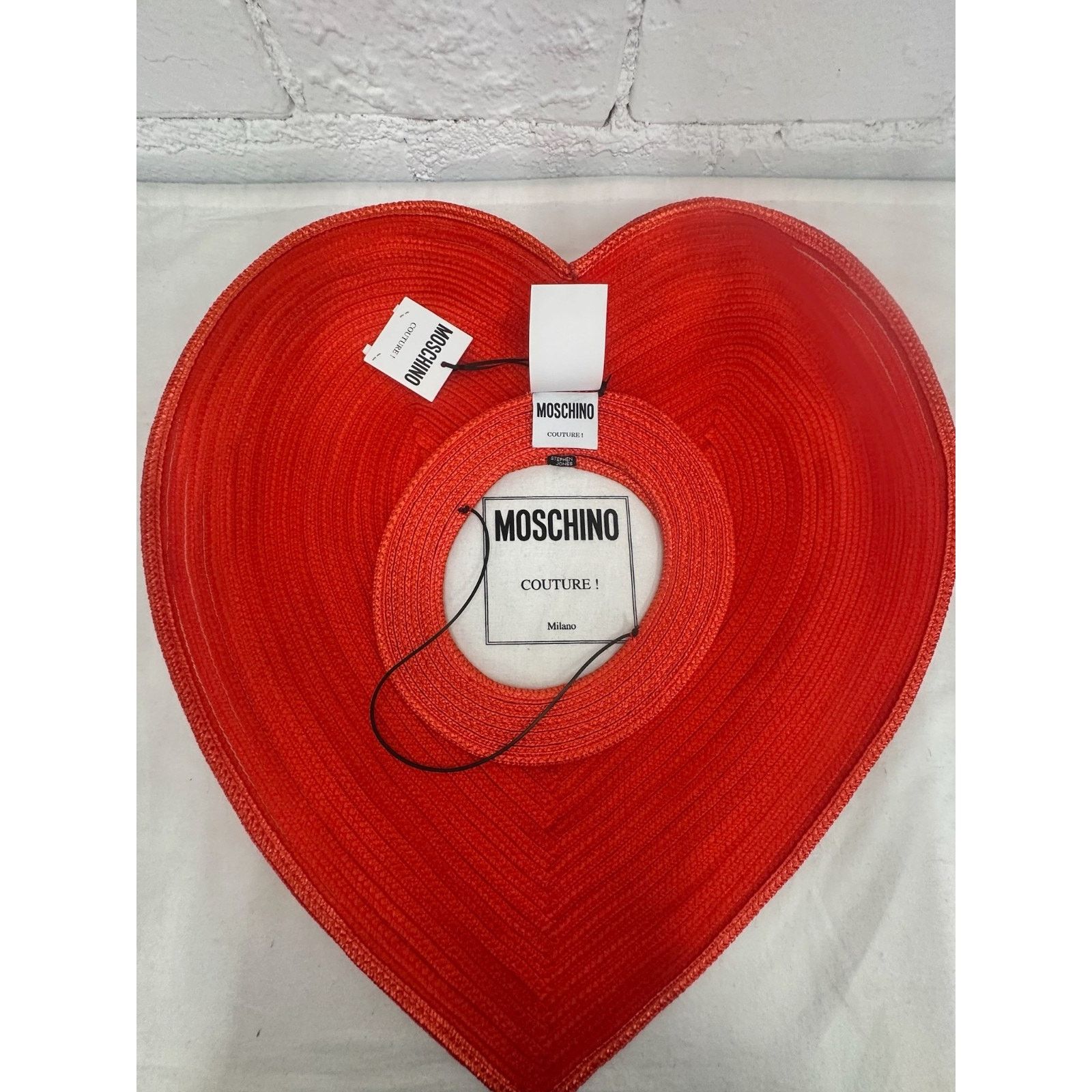 Moschino RUNWAY SS23 MOSCHINO Couture x Stephen Jones Rafia Heart Hat Size ONE SIZE - 6 Thumbnail