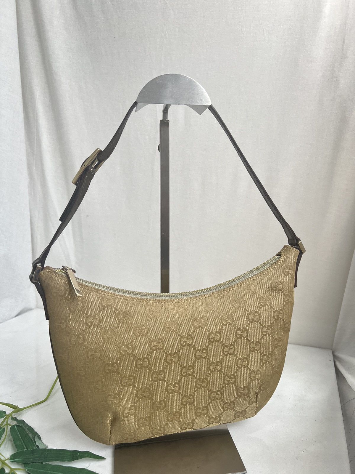Gucci Authentic GUCCI Gold GG canvas shoulder bag Size ONE SIZE - 3 Thumbnail
