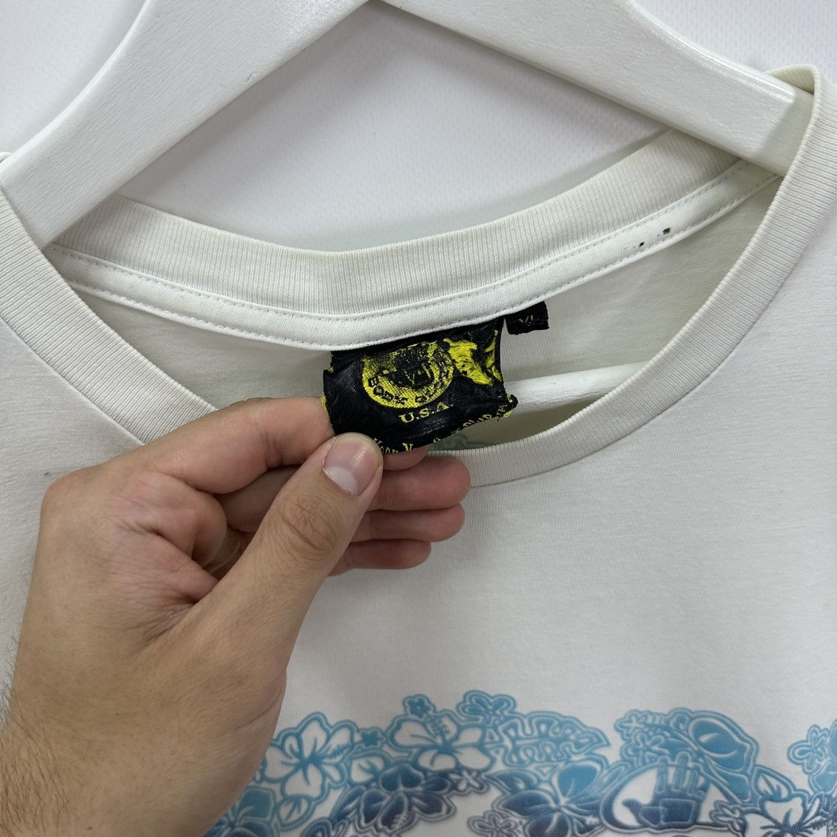 Body Glove Vintage 90s Body Glove Surfing tee Hawaiian flowers y2k og Size US XL / EU 56 / 4 - 5 Thumbnail