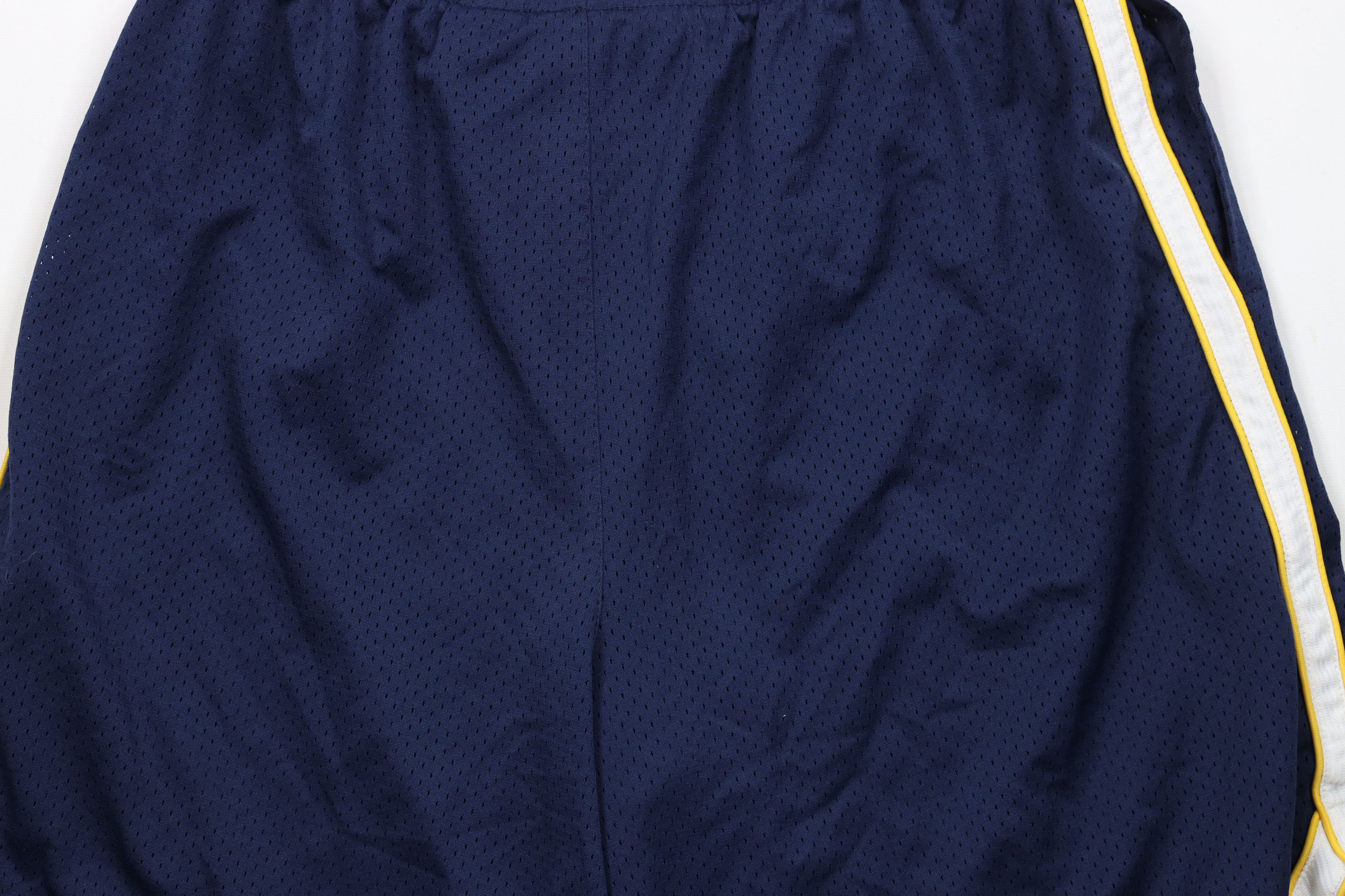 Starter × Vintage Vintage 90s Starter University of Michigan Basketball Shorts Size US 34 / EU 50 - 14 Thumbnail