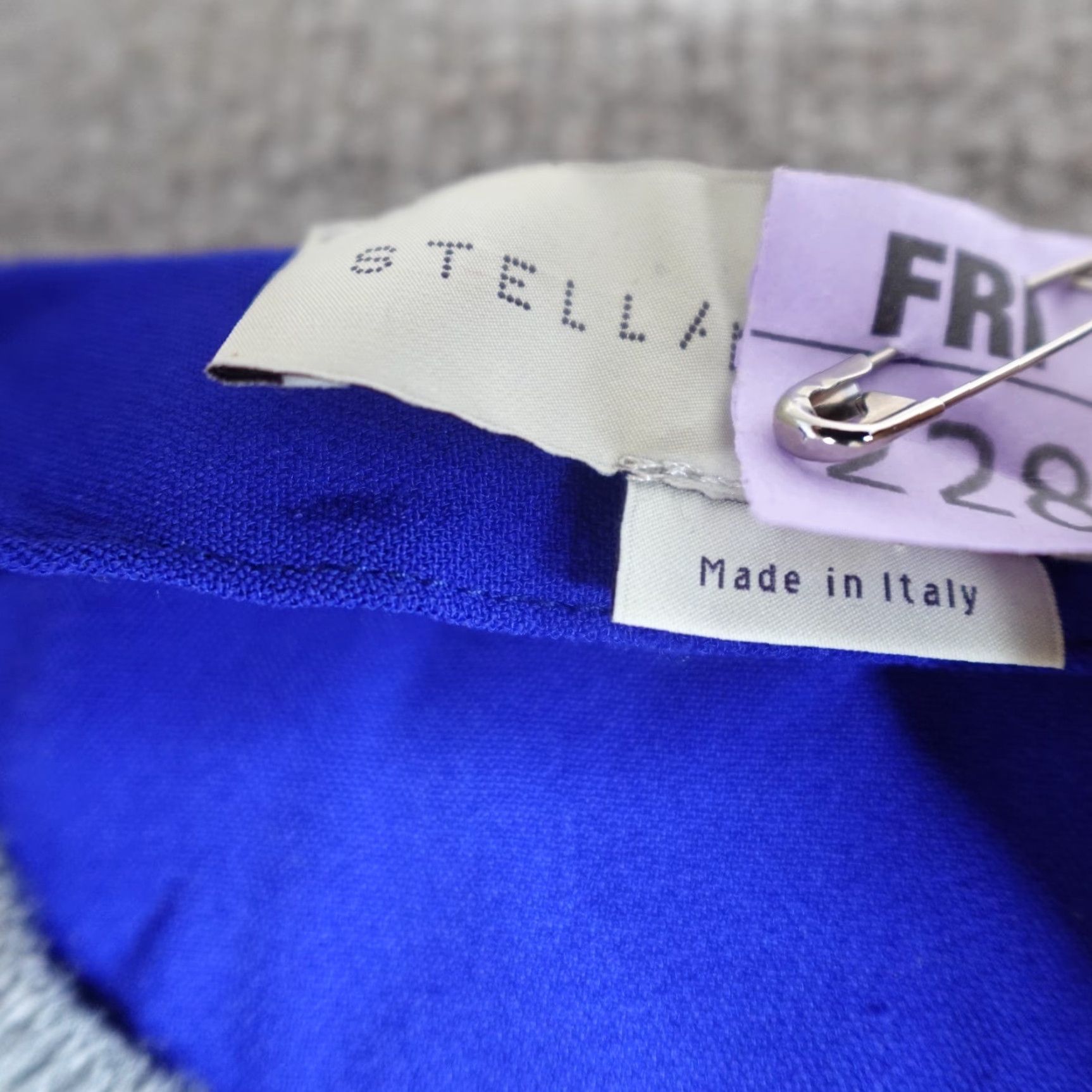 Stella McCartney Stella McCartney Womens Sweater XS Gray Blue Colorblock Pullover Crew Neck Wool Rayon Made in Italy Size XS / US 0-2 / IT 36-38 - 2 Thumbnail