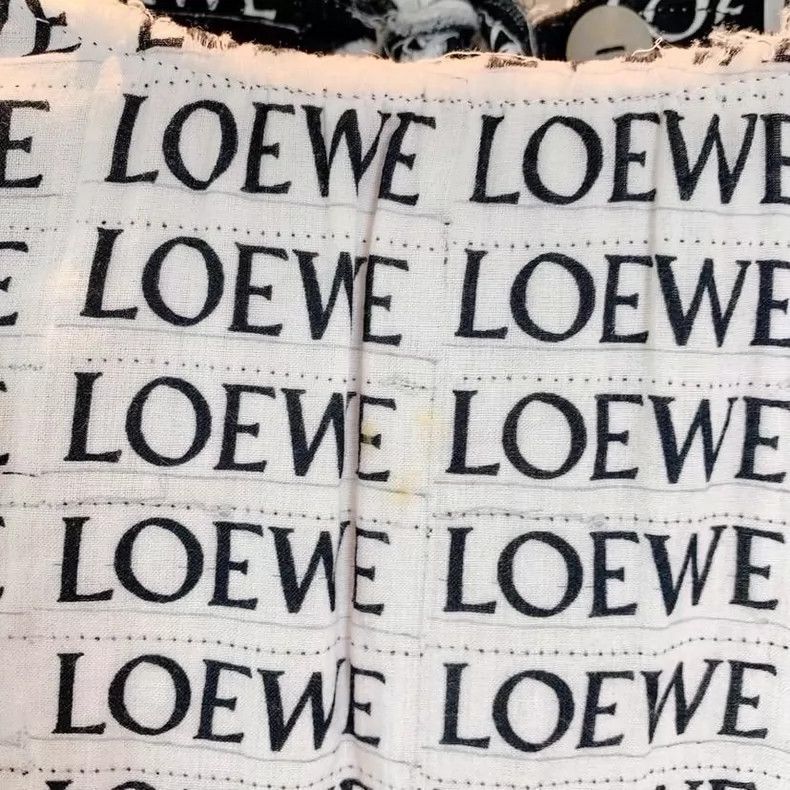 Loewe loewe White full-logo top 2506-Nextarrow Size XS / US 0-2 / IT 36-38 - 6 Thumbnail