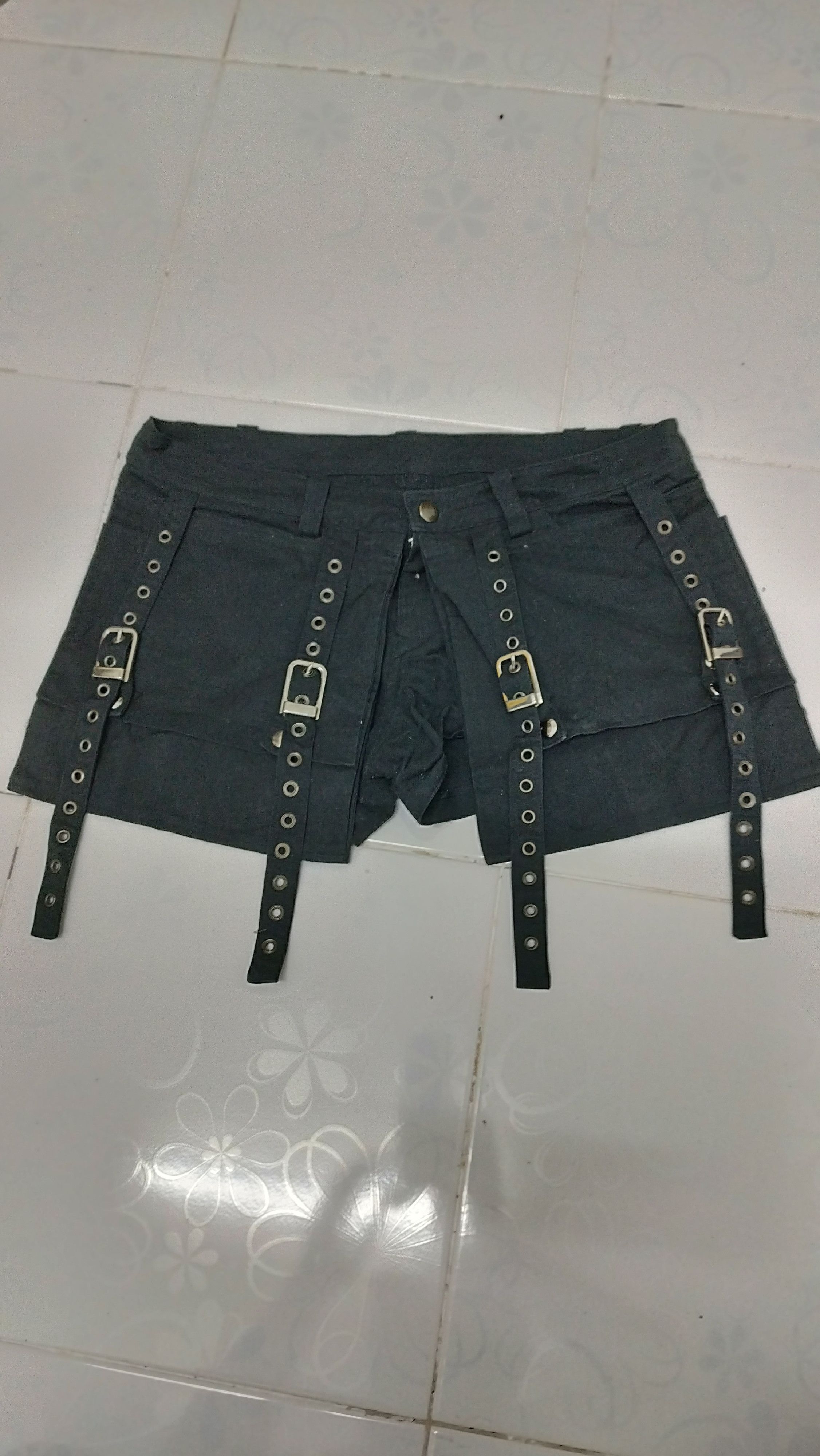 Japanese Brand Presence! Punk short pants Size 30" / US 8 / IT 44 - 2 Thumbnail