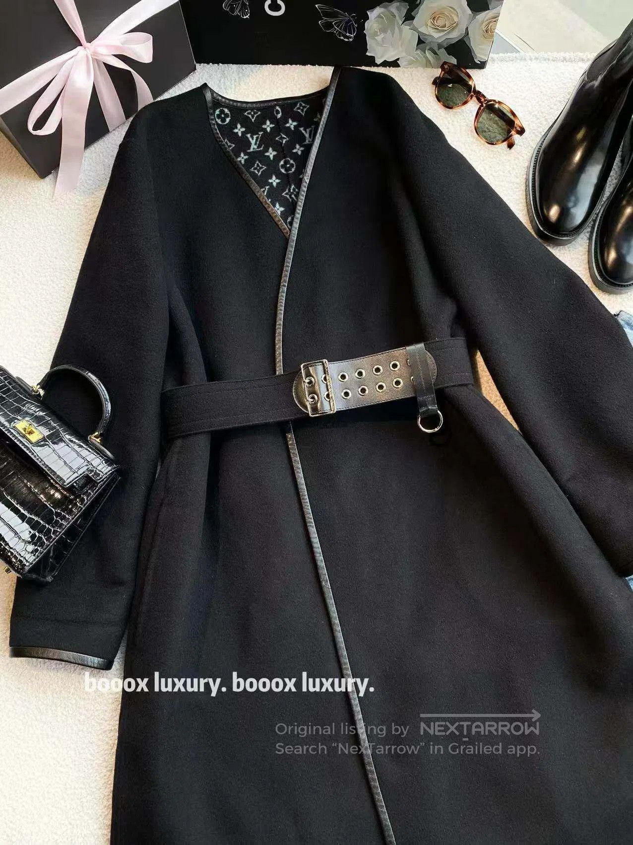 Louis Vuitton Louis Vuitton The inside is full of printed coats| Size XXS / US 00 / IT 34 - 1 Thumbnail