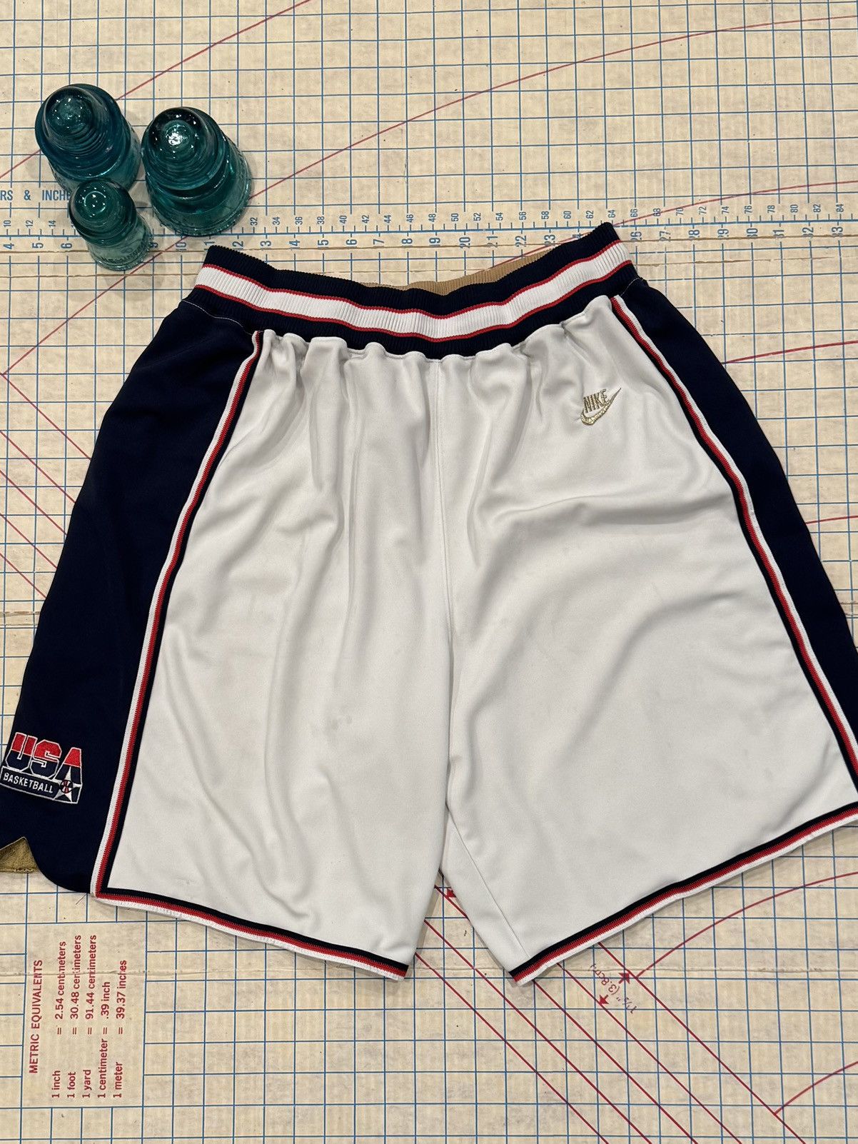 Nike Vintage Nike USA Basketball Shorts White With Wear XXL Mens Size US 38 / EU 54 - 2 Thumbnail