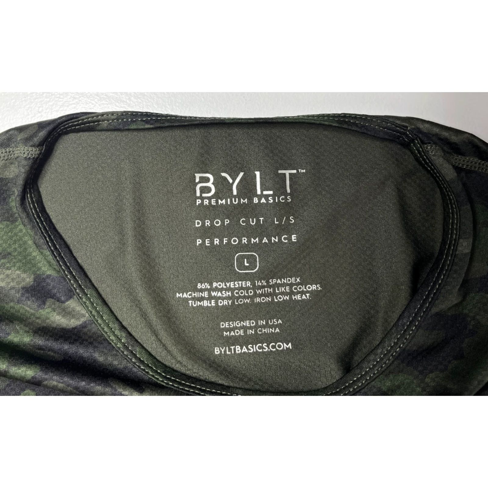 Vintage BYLT Men's Drop Cut Long Sleeve Performance Camo Tee Sz L Size US M / EU 48-50 / 2 - 6 Thumbnail